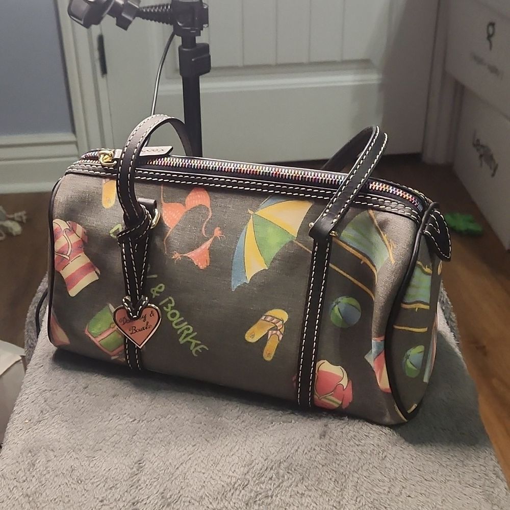 Dooney & Bourke Y2K rainbow zipper summer barrel bag EUC